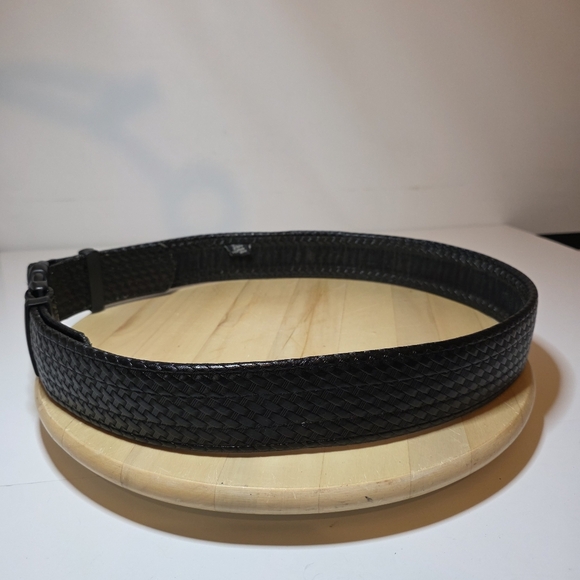 Uncle Mike's Mirage Outer Duty Belt Large 44 Inches Long Basket Weave Hook Loop - Picture 4 of 9